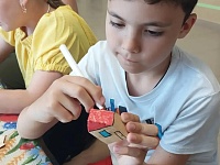 Выставка работ клуба "Рукоделие" ко "Дню России"